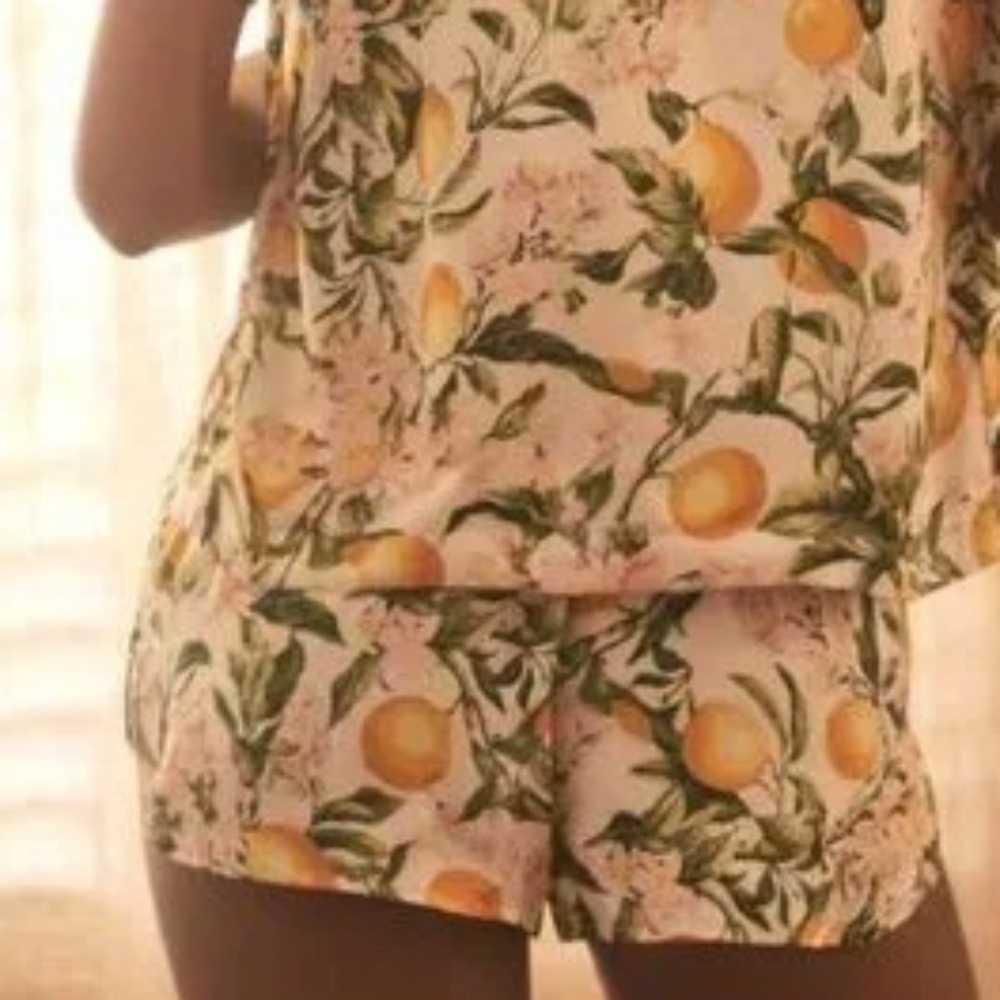 By Anthropologie Silky Patterned Pyjama Shorts Lemon Print NWT - Picture 2 of 8